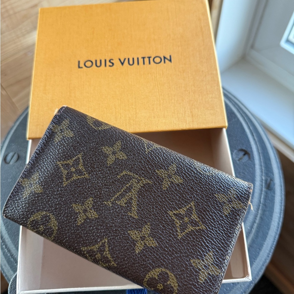 Louis Vuitton 5.5” Monogram Wallet w/Box - Picture 3 of 11
